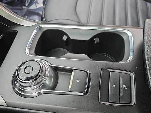 Used 2017 Ford Fusion Energi SE image 25