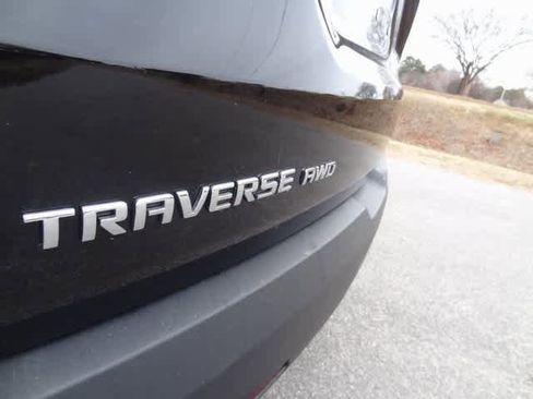 Used 2023 Chevrolet Traverse LT image 42