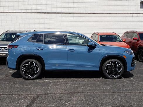 New 2026 Volkswagen Tiguan SEL R-Line AWD/4WD image 2