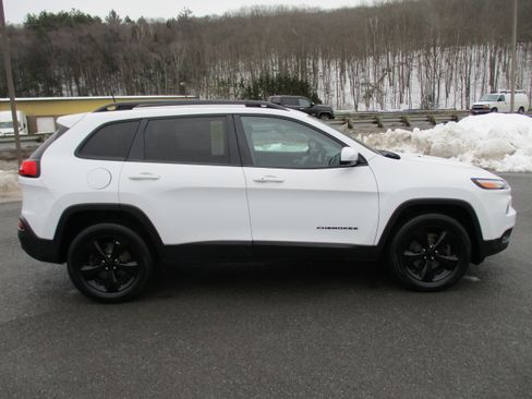 Used 2018 Jeep Cherokee Limited w/ High Altitude Package image 4