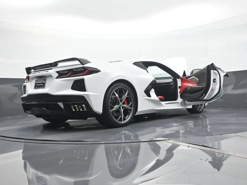 Used 2023 Chevrolet Corvette Stingray Preferred Cpe w/ Z51 Performance Package RWD image 21