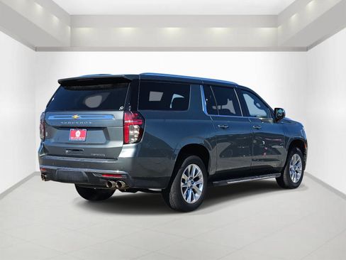 Used 2023 Chevrolet Suburban Premier image 4