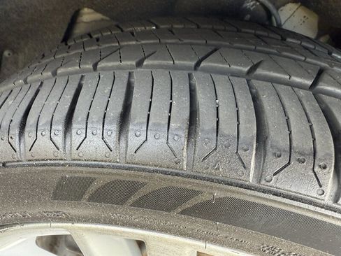 Used 2016 Volkswagen Golf Limited Edition image 32