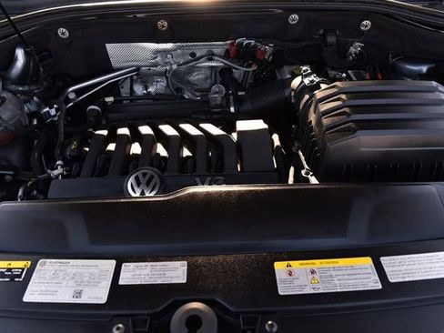 Certified 2022 Volkswagen Atlas Cross Sport SE w/ Panoramic Sunroof Package AWD/4WD image 27