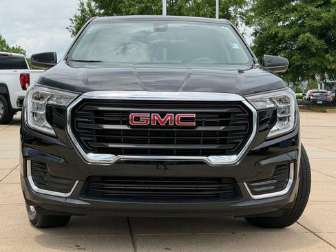 Used 2023 GMC Terrain SLE FWD image 3