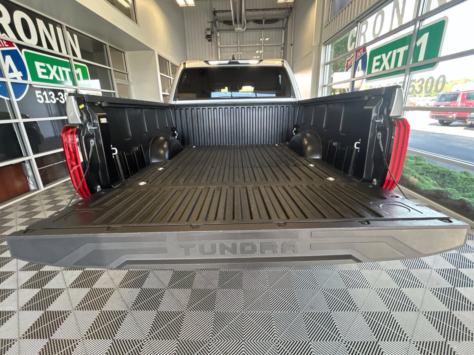 Used 2026 Toyota Tundra Limited AWD/4WD image 7