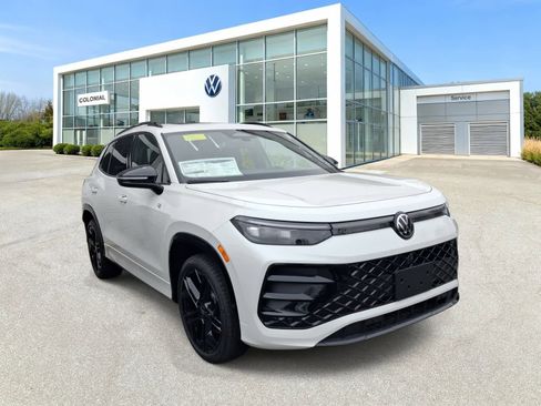 New 2026 Volkswagen Tiguan SE R-Line AWD/4WD image 7