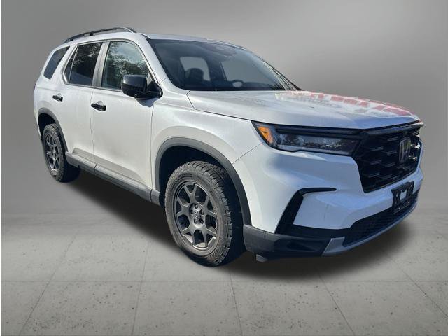 Certified 2024 Honda Pilot TrailSport image 4