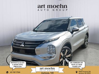 Used 2025 Mitsubishi Outlander SE