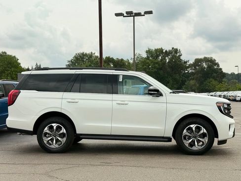 New 2027 Ford Expedition Active AWD/4WD image 38