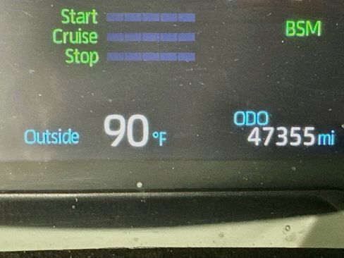 Used 2025 Toyota RAV4 XLE AWD/4WD image 19