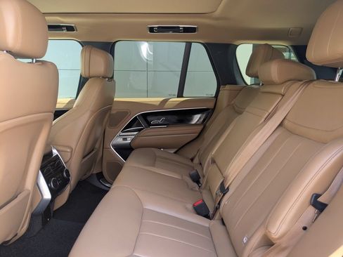 Certified 2025 Land Rover Range Rover SE AWD/4WD image 14