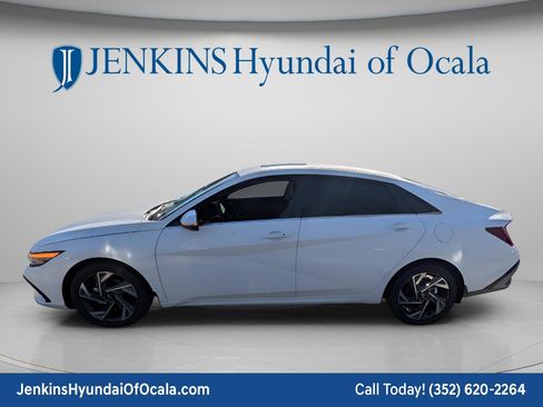 New 2026 Hyundai Elantra Limited FWD image 7