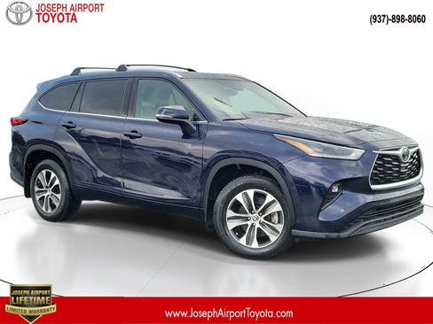 Used 2021 Toyota Highlander XLE image 1