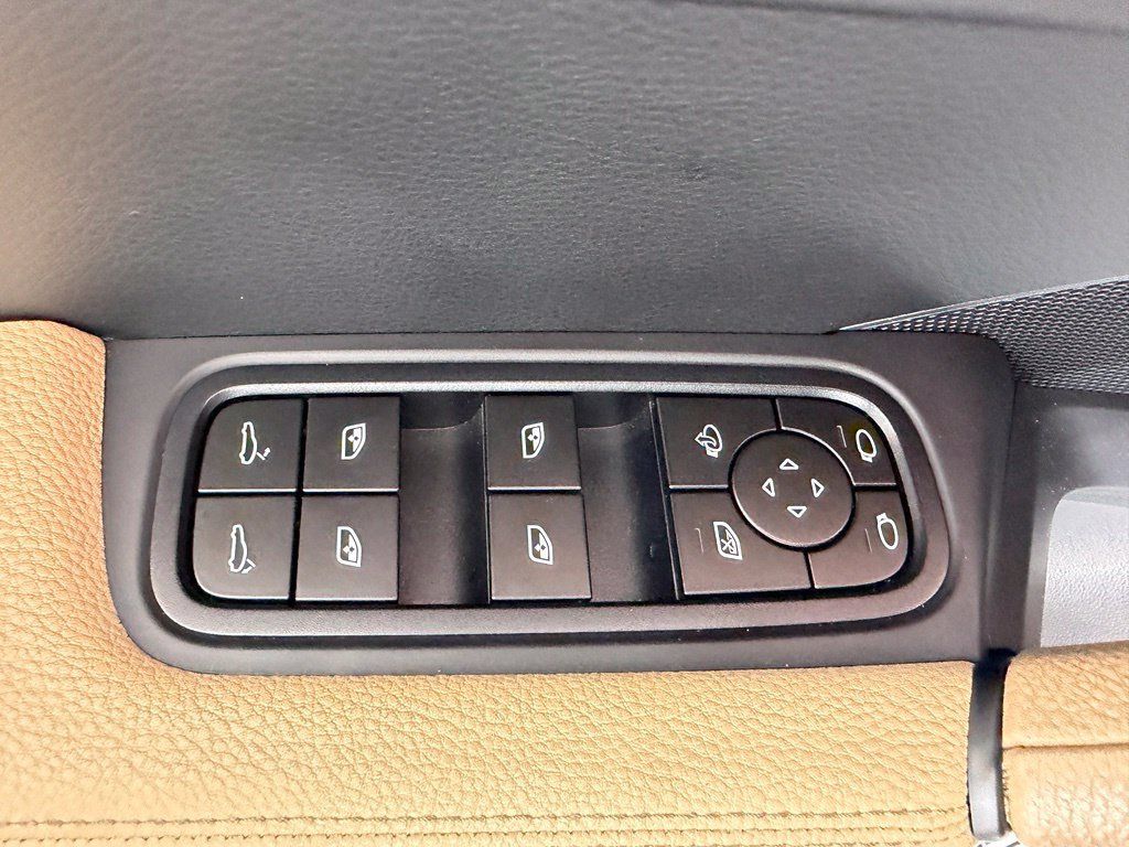 Certified 2024 Porsche Cayenne S AWD/4WD image 20