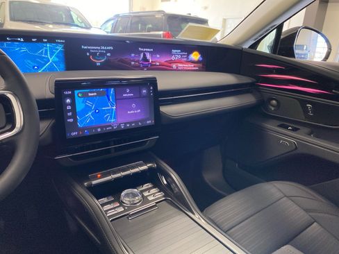 New 2026 Lincoln Nautilus Reserve w/ Jet Appearance Package AWD/4WD image 12