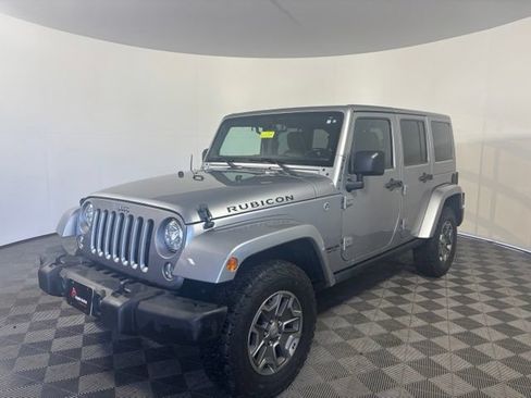 Used 2017 Jeep Wrangler Unlimited Rubicon w/ Dual Top Group AWD/4WD image 3