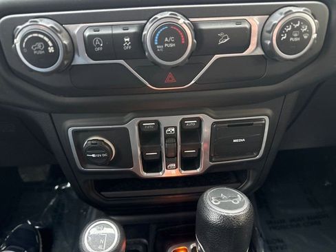 Used 2018 Jeep Wrangler Unlimited Sport S image 26