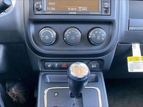 Used 2016 Jeep Patriot High Altitude AWD/4WD image 20
