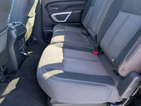Used 2021 Nissan Titan SV w/ SV Convenience Package image 8
