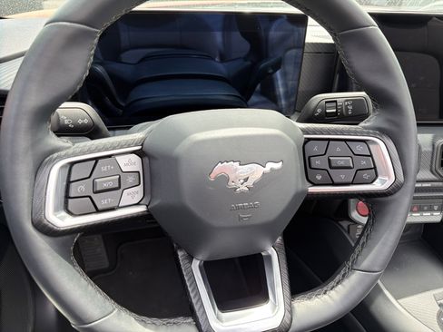 Used 2024 Ford Mustang Convertible RWD image 17
