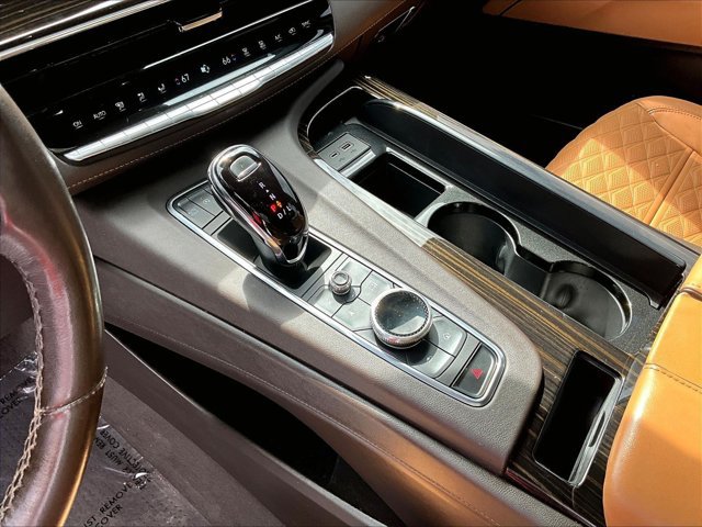 Used 2023 Cadillac Escalade Premium Luxury AWD/4WD image 15