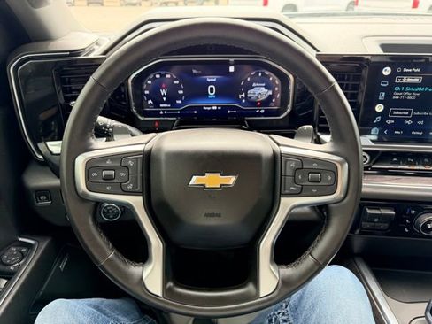 Used 2022 Chevrolet Silverado 1500 LTZ w/ Z71 Off-Road Package AWD/4WD image 24