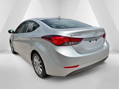 Used 2016 Hyundai Elantra SE w/ Option Group 02 FWD image 5