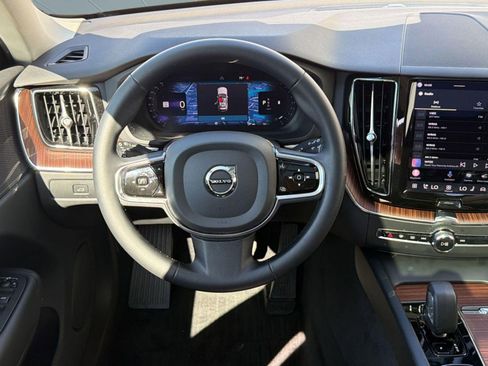 Certified 2023 Volvo XC60 B5 Plus w/ Protection Package Premier FWD image 25