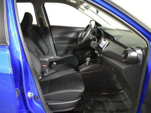 Certified 2025 Nissan Kicks Play S FWD image 32