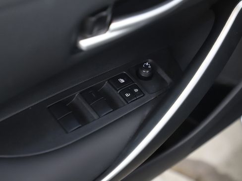 Used 2023 Toyota Corolla SE image 18