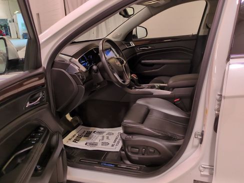 Used 2015 Cadillac SRX Luxury image 18