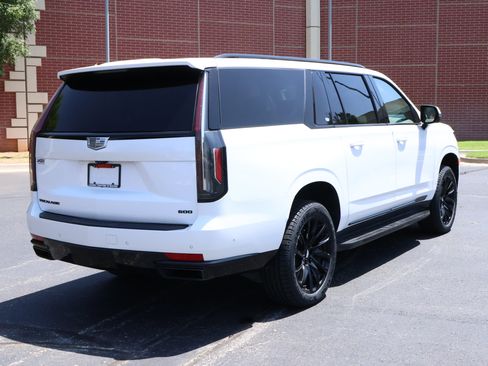 Used 2024 Cadillac Escalade ESV Sport Platinum w/ LPO, ONYX Package AWD/4WD image 40