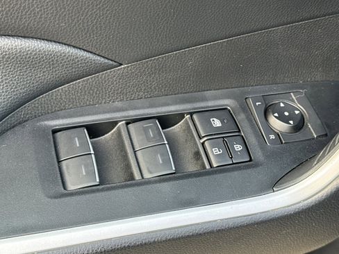 Used 2025 Toyota RAV4 XLE w/ Convenience Package image 13