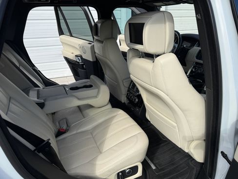 Used 2016 Land Rover Range Rover HSE image 23