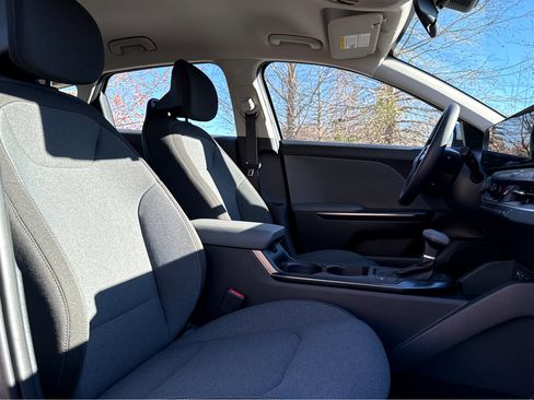 Used 2025 Kia K4 LXS image 11