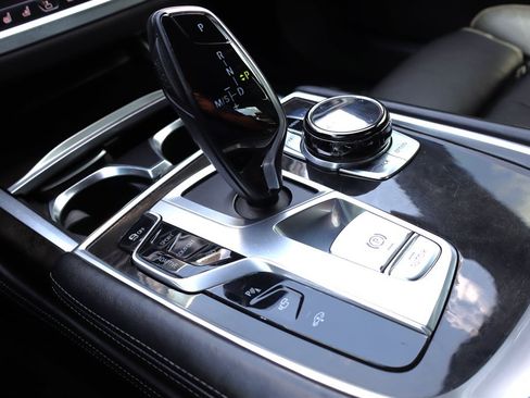 Used 2016 BMW 750i xDrive AWD/4WD image 46