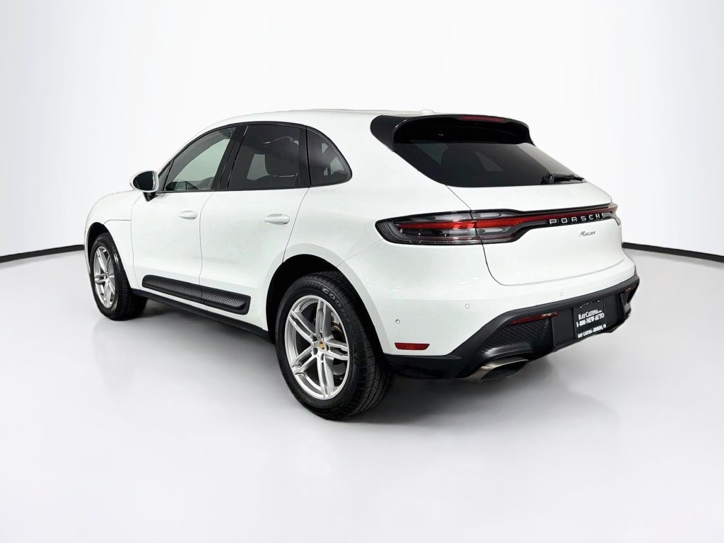 Certified 2023 Porsche Macan AWD/4WD image 3