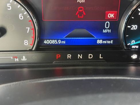 Used 2022 Ford Explorer XLT w/ Equipment Group 202A AWD/4WD image 23