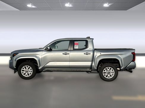 Used 2026 Toyota Tacoma SR5 AWD/4WD image 2