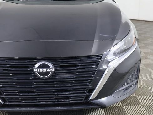 Used 2025 Nissan Altima 2.5 SV FWD image 11