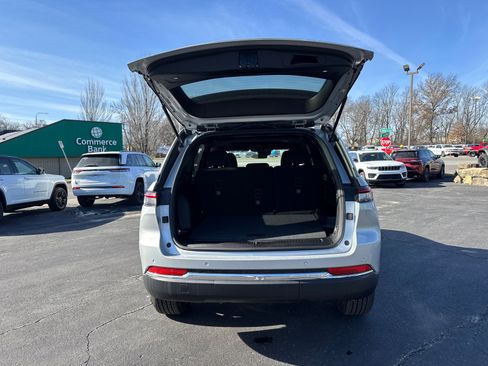 New 2025 Jeep Grand Cherokee Laredo AWD/4WD image 20