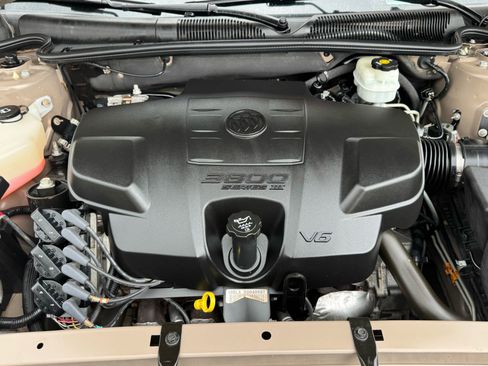 Used 2007 Buick Lucerne CXL w/ Luxury Package FWD image 31