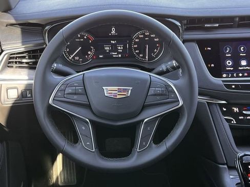 New 2026 Cadillac XT5 Luxury image 11