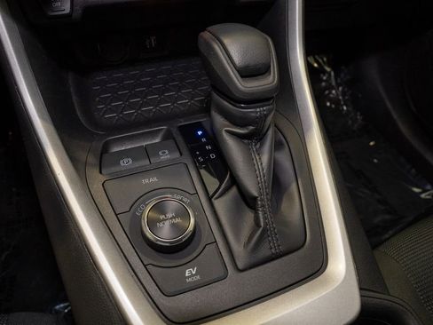 Certified 2025 Toyota RAV4 LE image 14