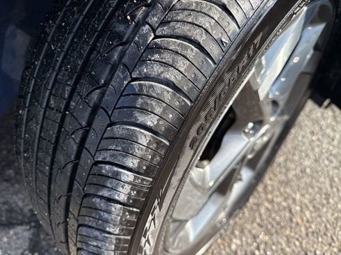 Certified 2024 Hyundai Venue SEL image 8