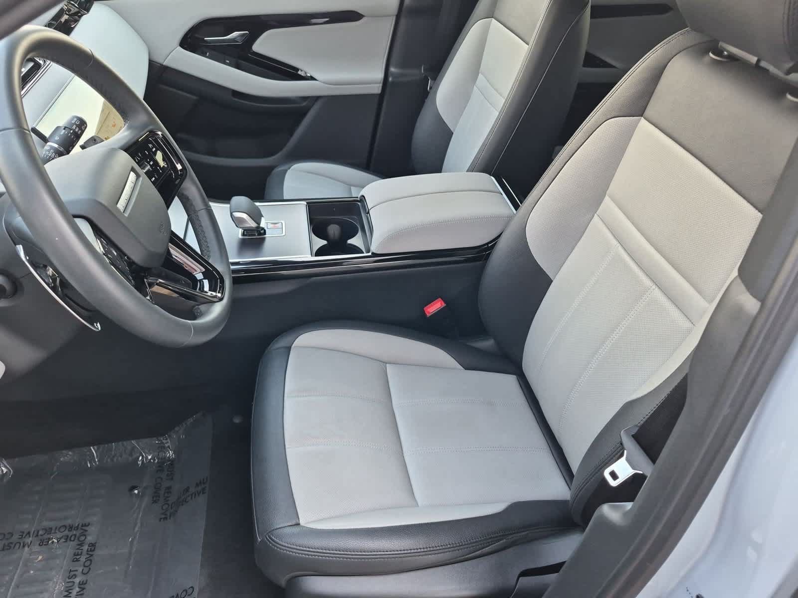 Certified 2026 Land Rover Range Rover Evoque Dynamic SE AWD/4WD image 16