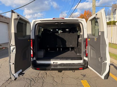 Used 2023 Ford Transit 350 XLT RWD image 12