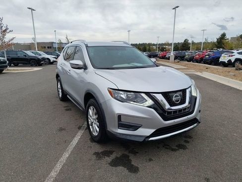 Used 2017 Nissan Rogue SV AWD/4WD image 1