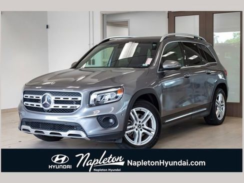 Used 2023 Mercedes-Benz GLB 250 4MATIC w/ Premium Package image 1